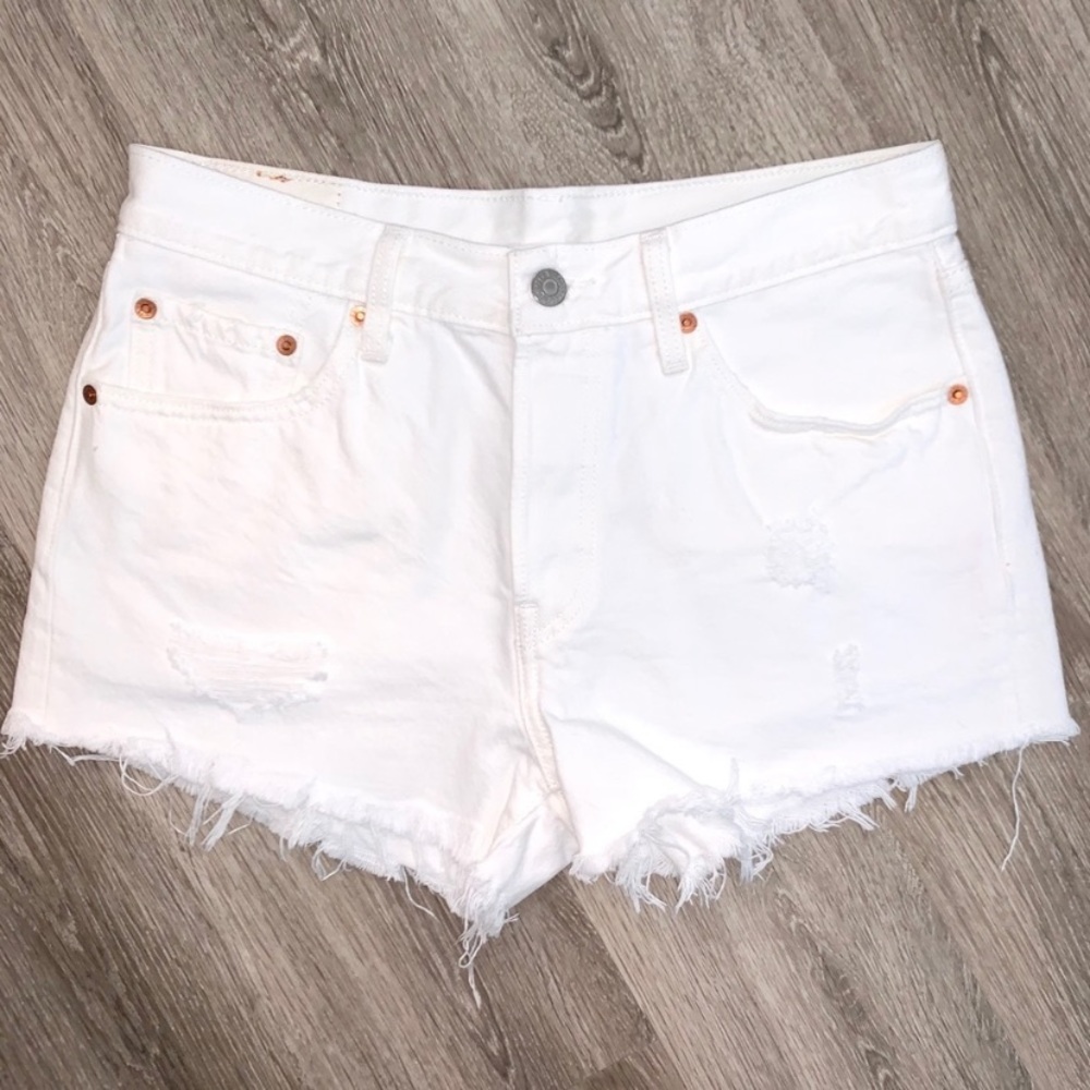 NEW white Levi’s 501 cut off jeans shorts